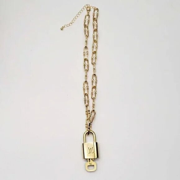 Authentic Louis Vuitton Lock&Key w/unbranded Gold Plated Chain Necklace 120825 - Picture 2 of 11